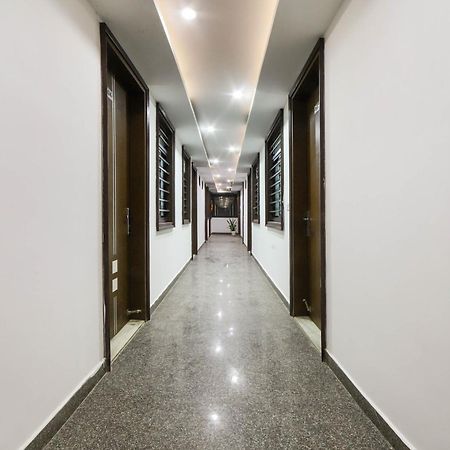 Hotel Seven S Delhi  Ngoại thất bức ảnh
