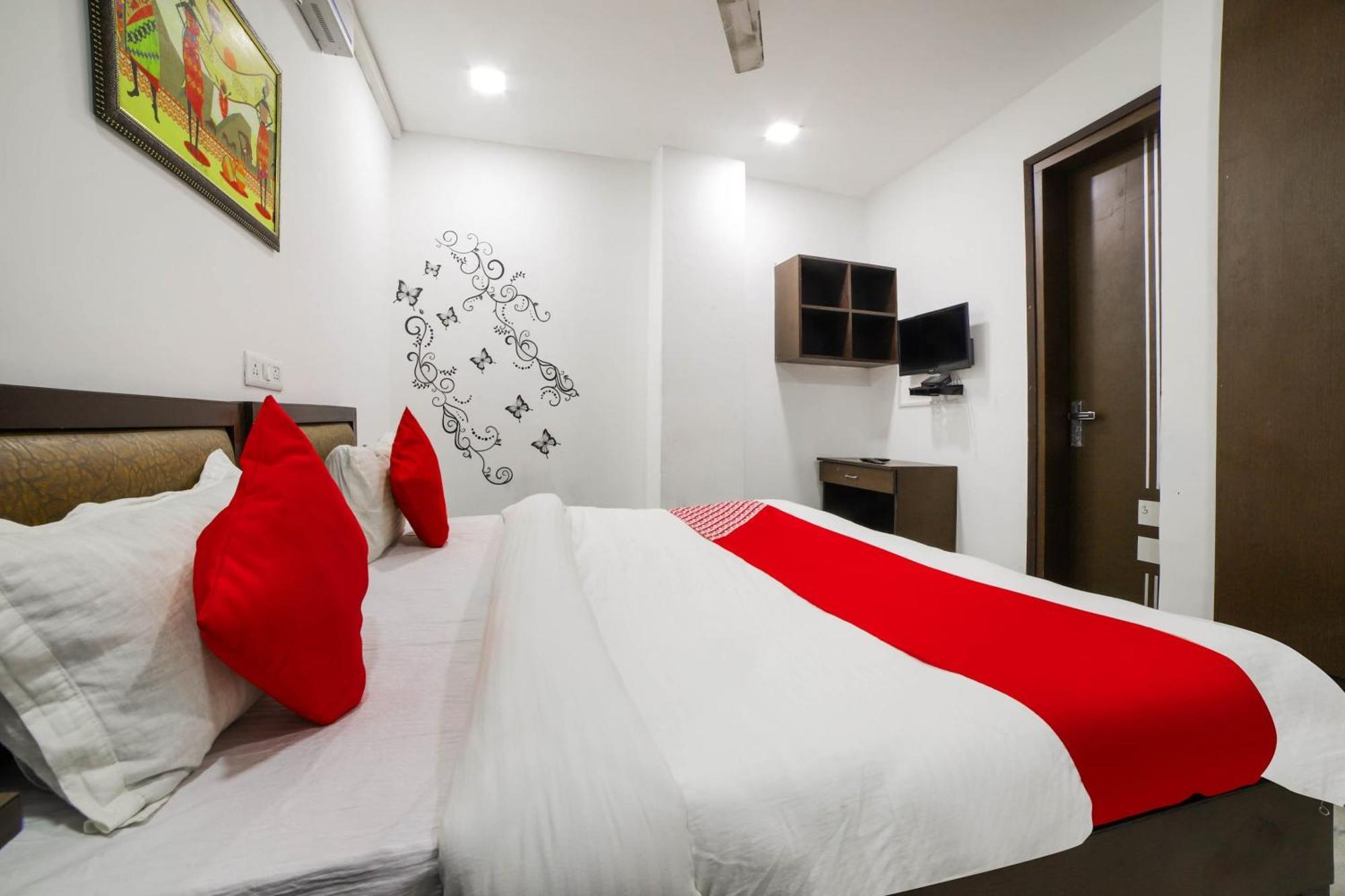 Hotel Seven S Delhi  Ngoại thất bức ảnh