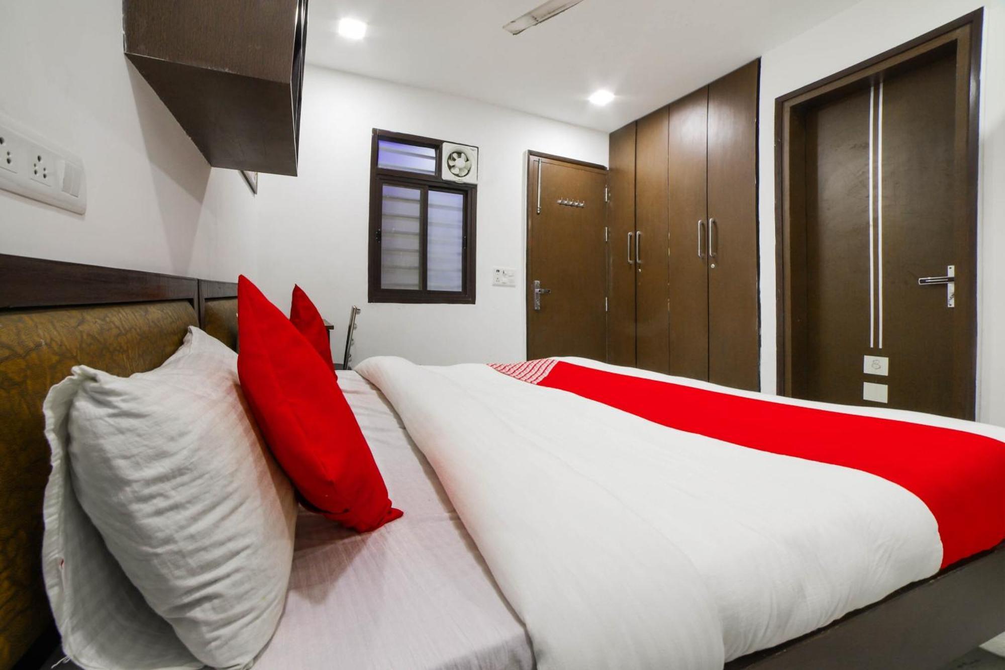 Hotel Seven S Delhi  Ngoại thất bức ảnh