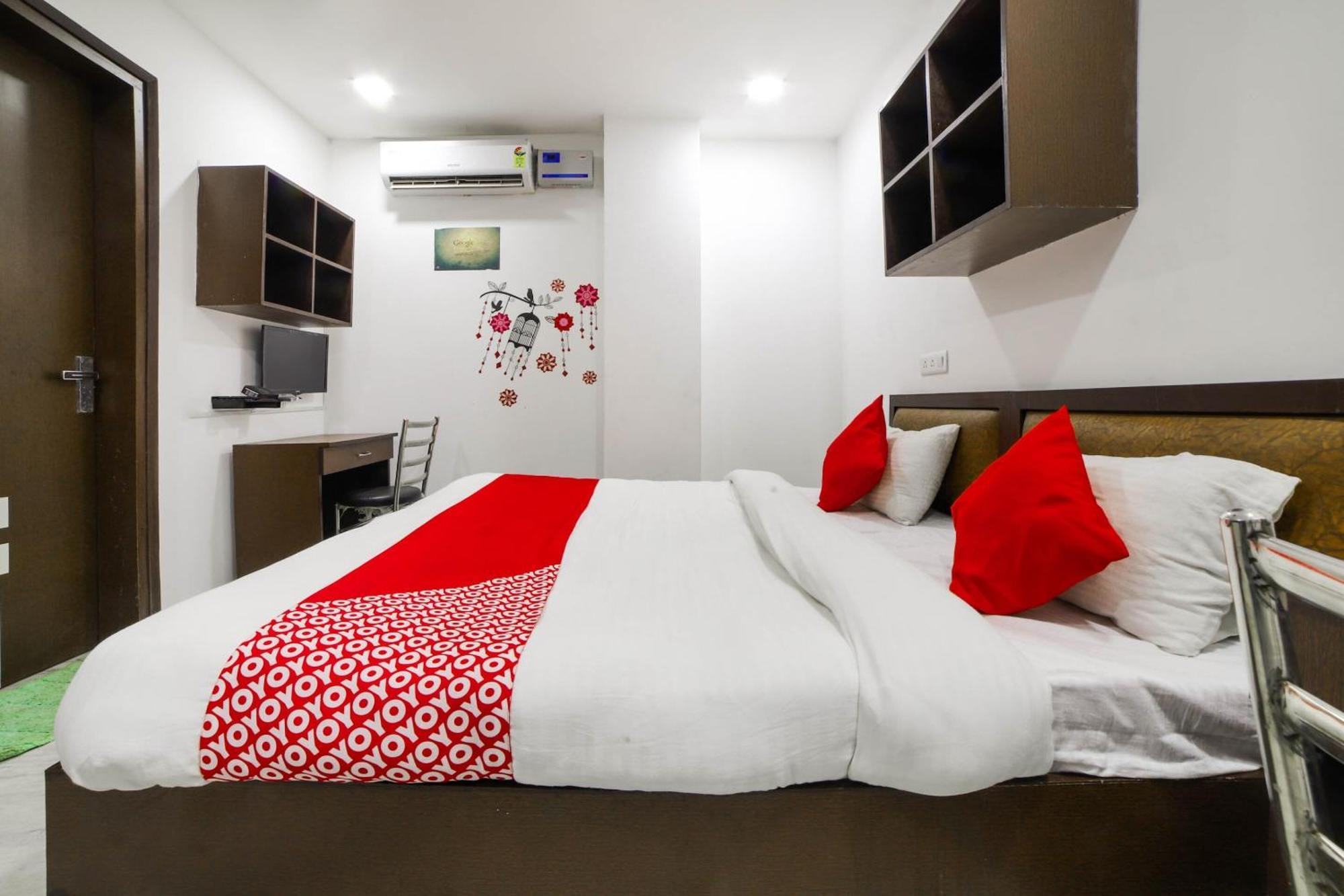 Hotel Seven S Delhi  Ngoại thất bức ảnh