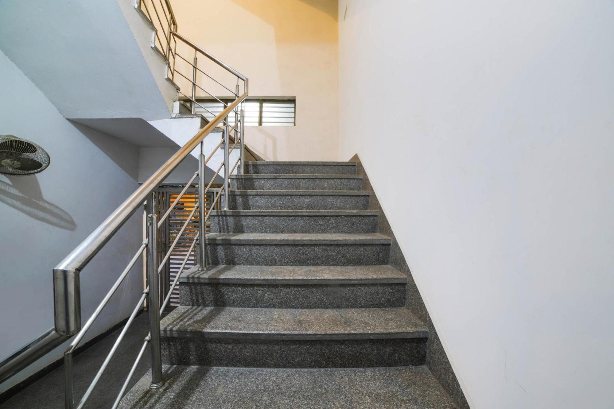 Hotel Seven S Delhi  Ngoại thất bức ảnh