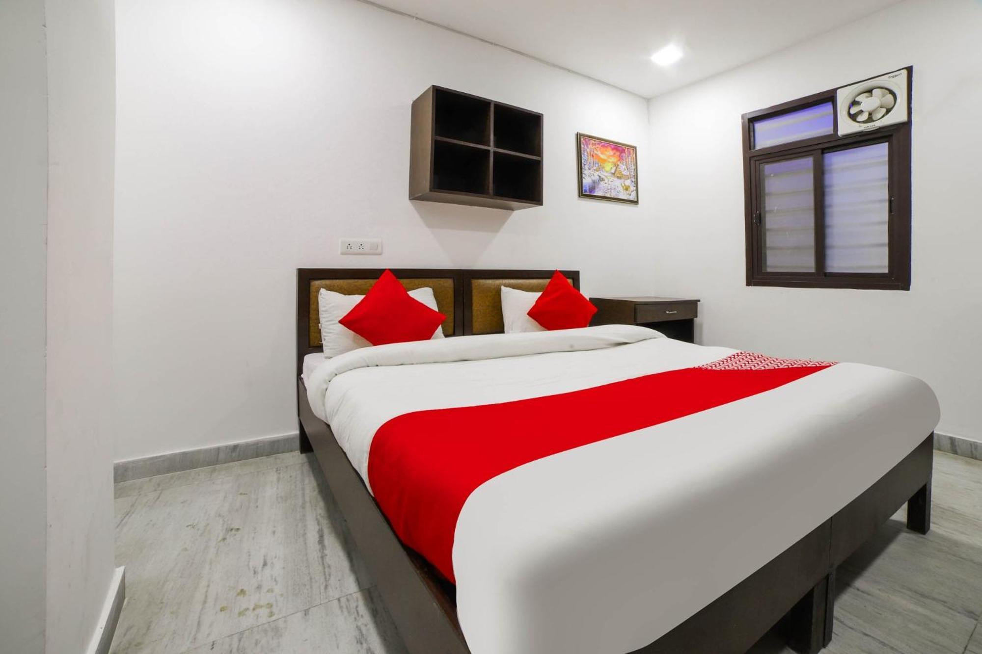 Hotel Seven S Delhi  Ngoại thất bức ảnh